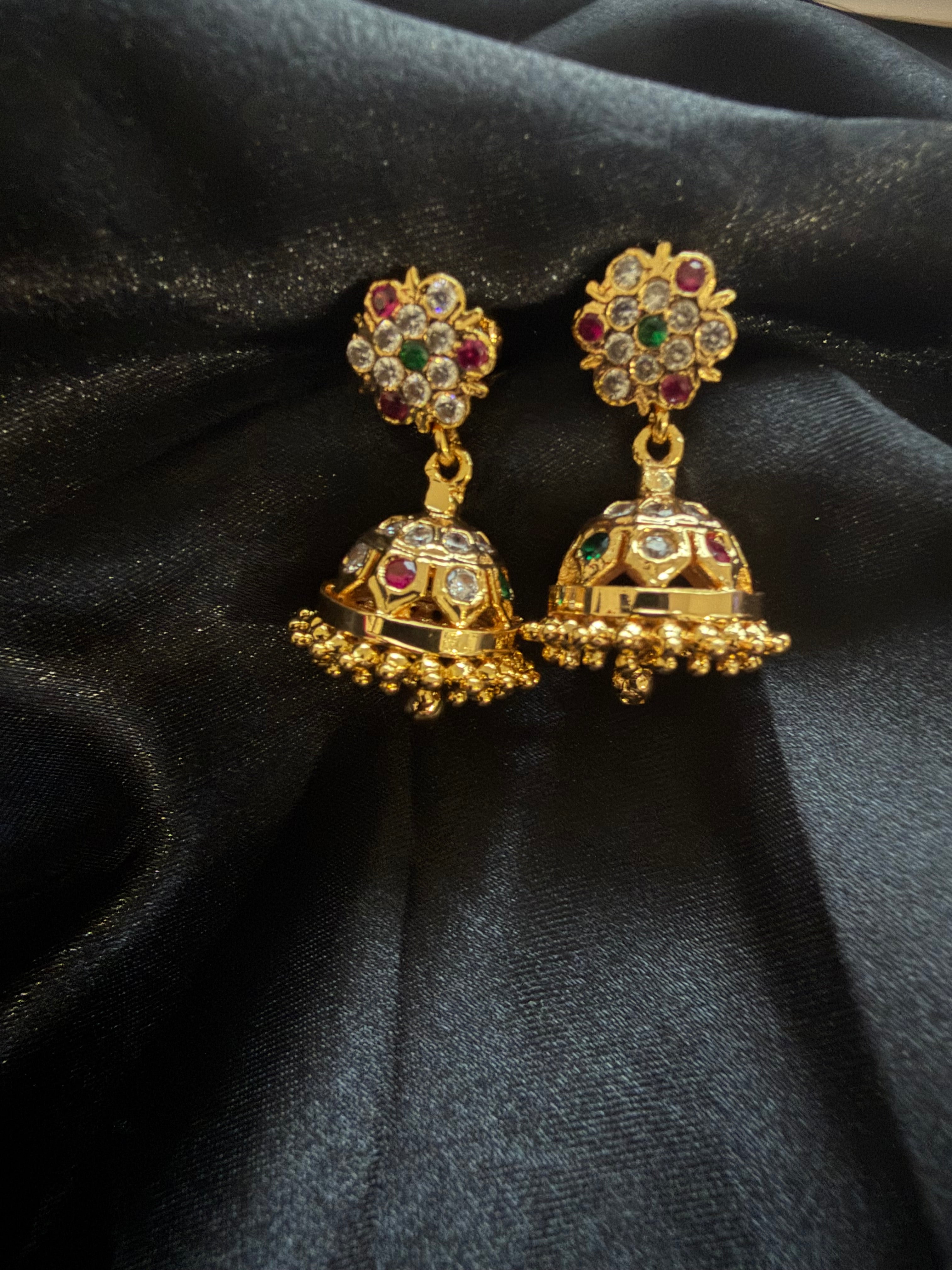 Big jhumka with screw