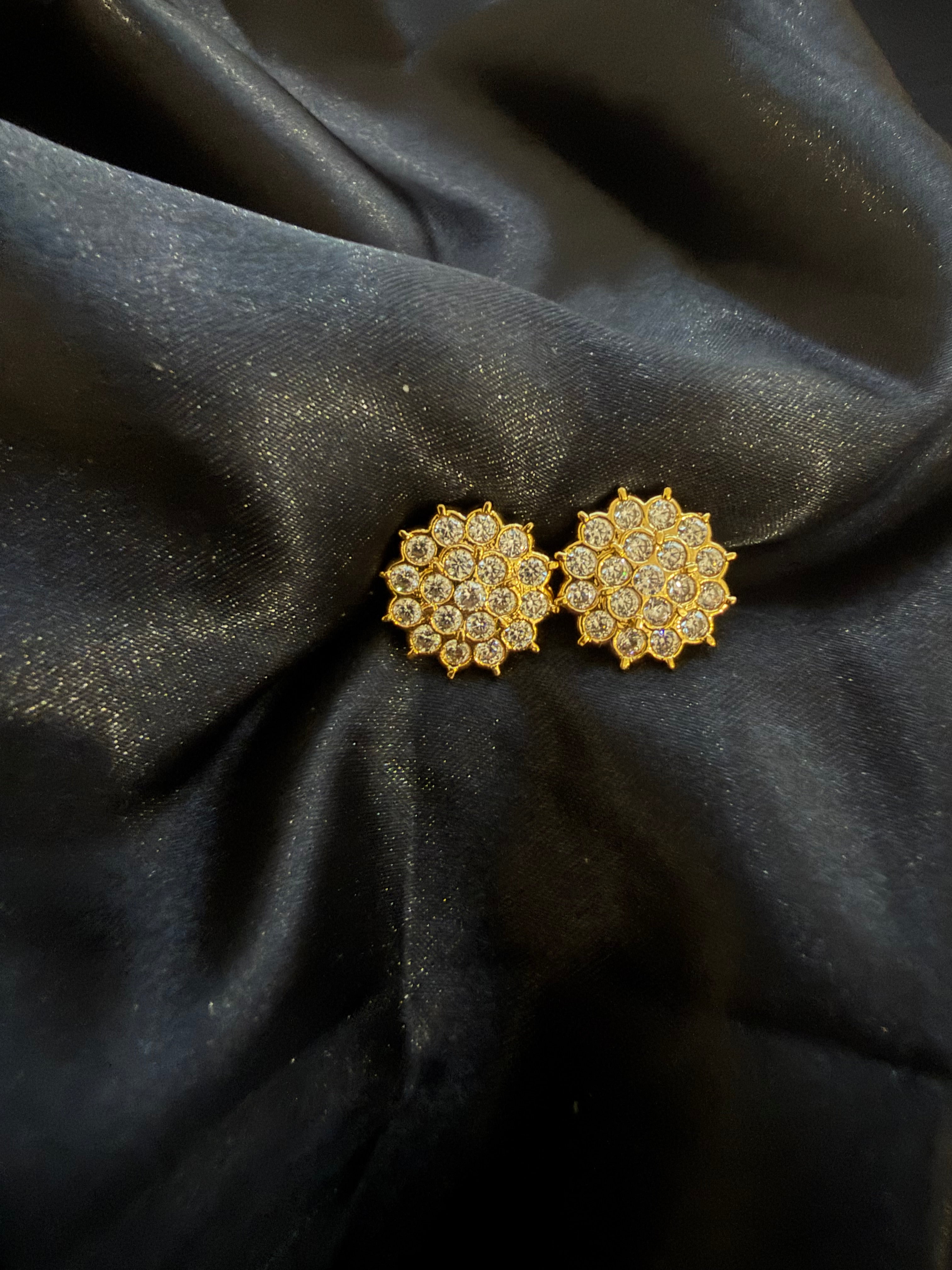 Big white round Earring with screw