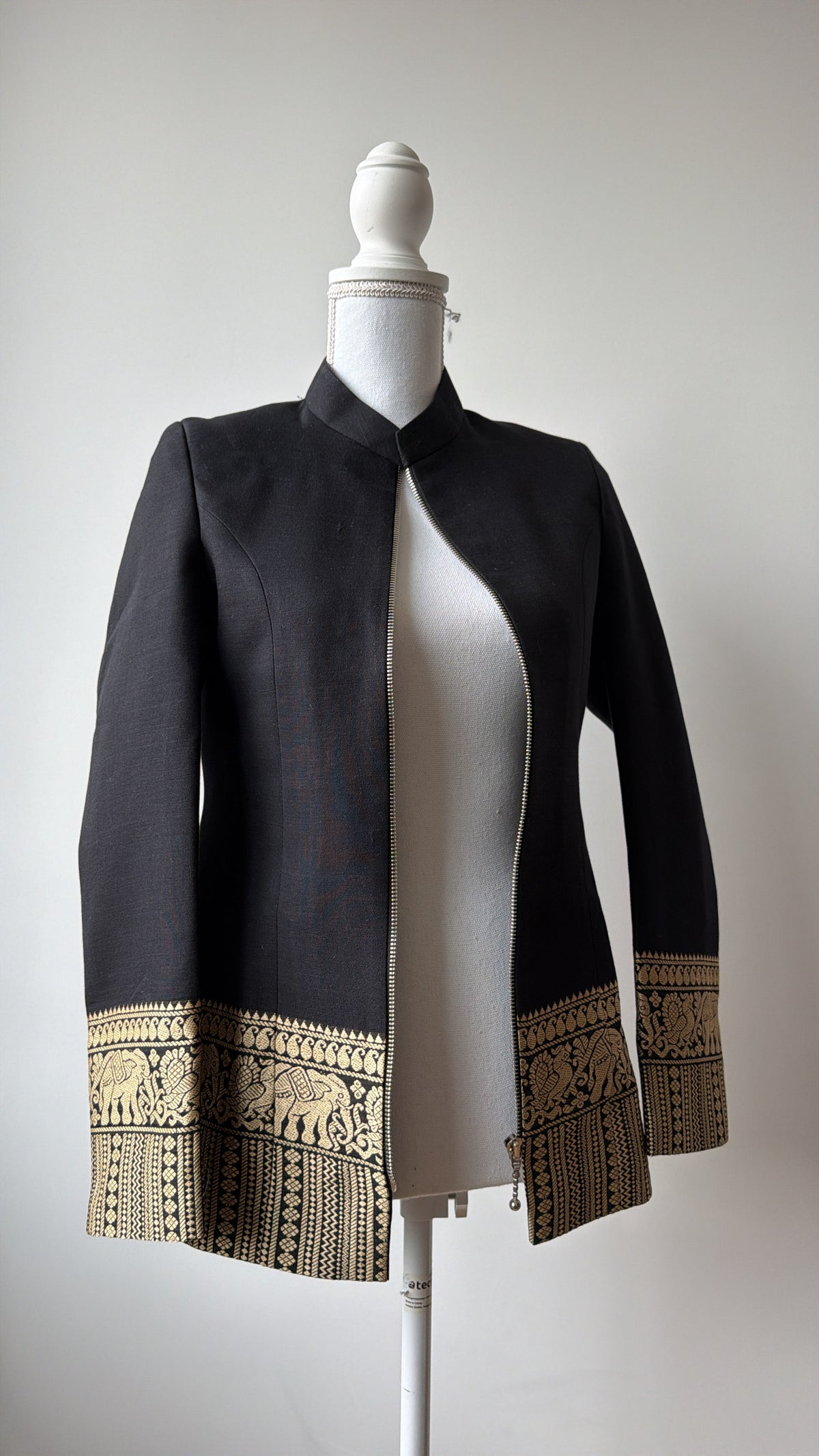 women edition: black yaanai Jacket